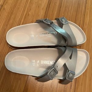 Birkenstock Yao silver womens size 38, 7.5